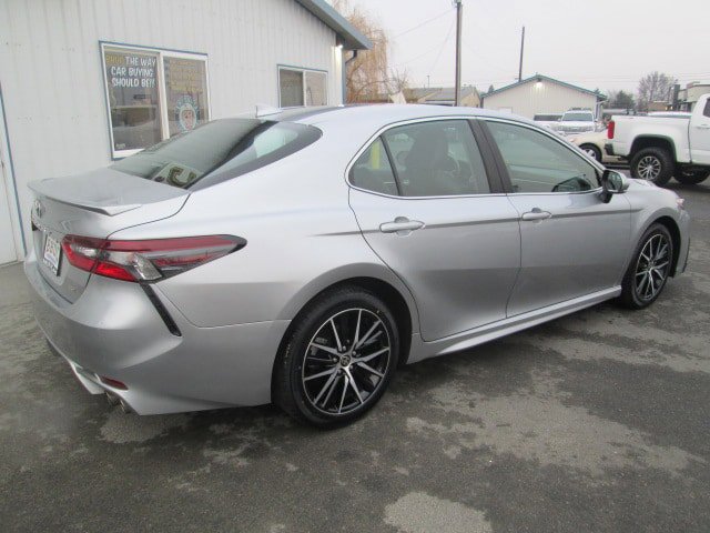 Used 2024 Toyota Camry SE FWD image 6