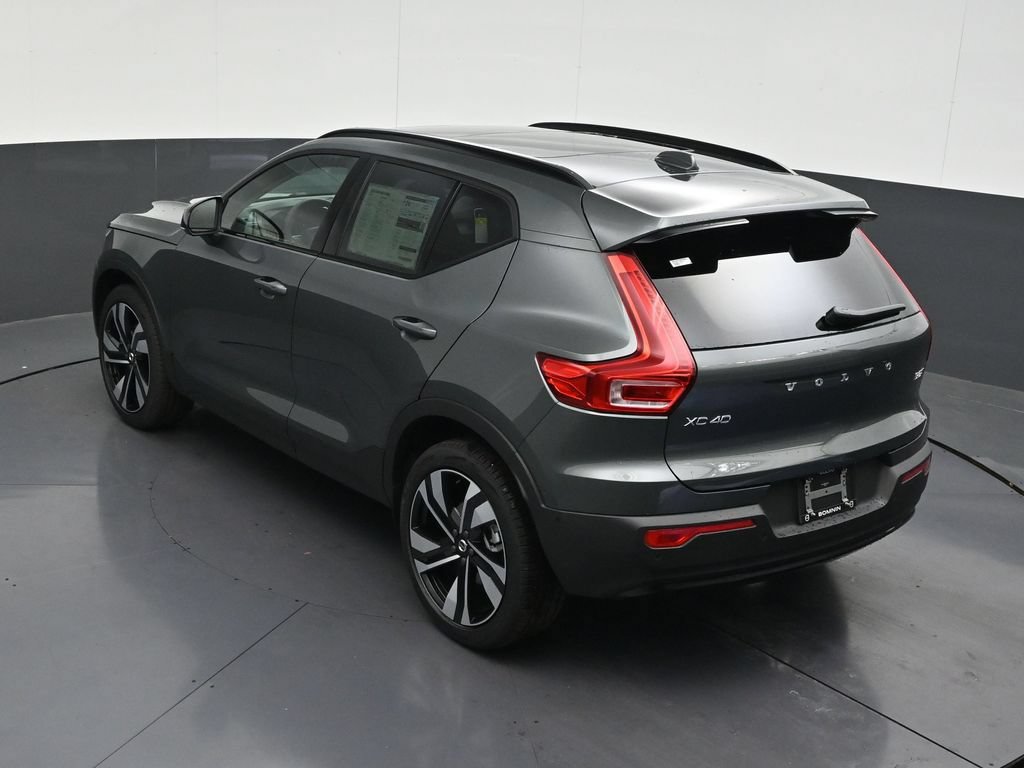 New 2026 Volvo XC40 B5 Plus AWD/4WD image 15