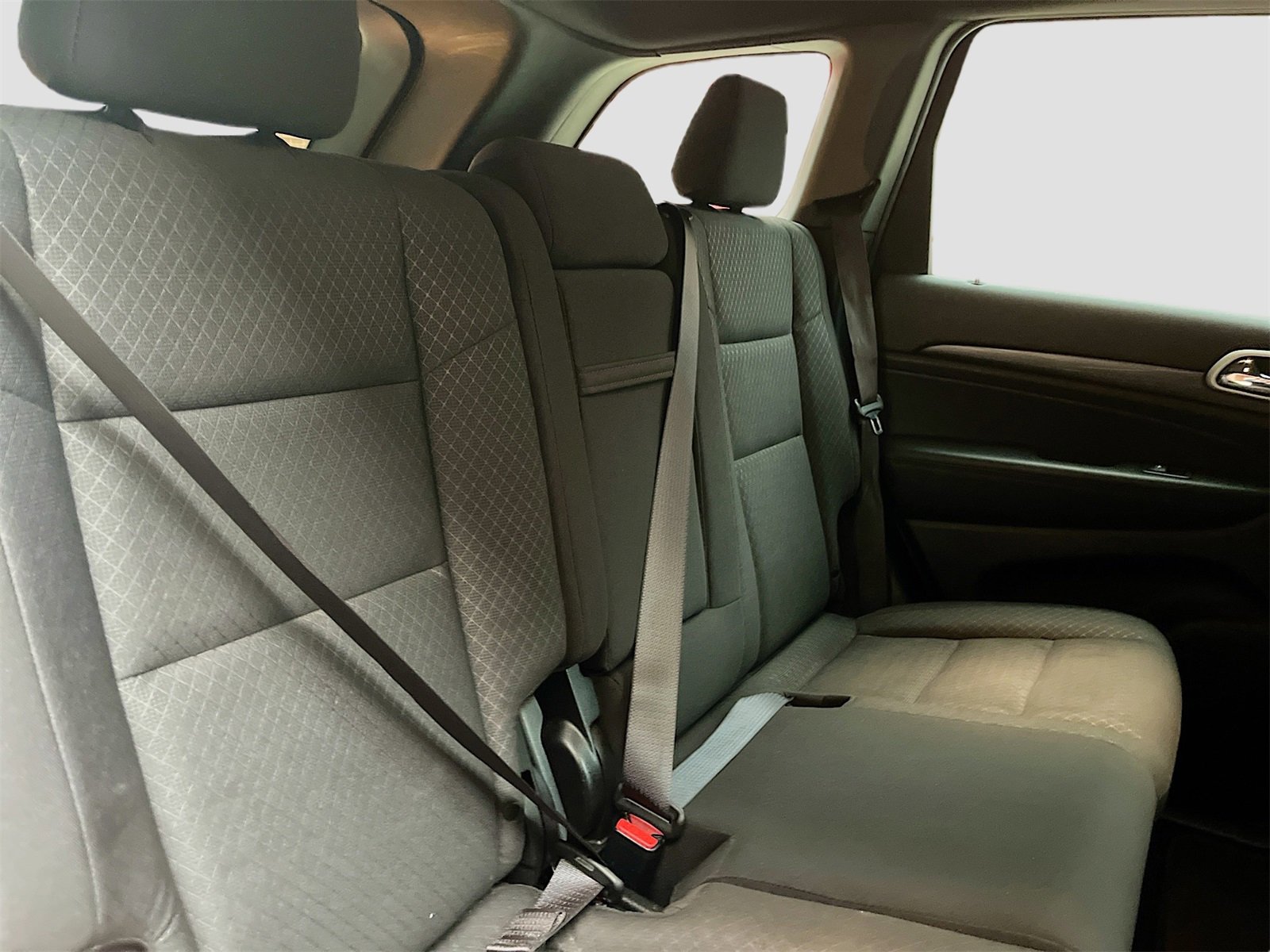 Used 2019 Jeep Grand Cherokee Laredo image 25