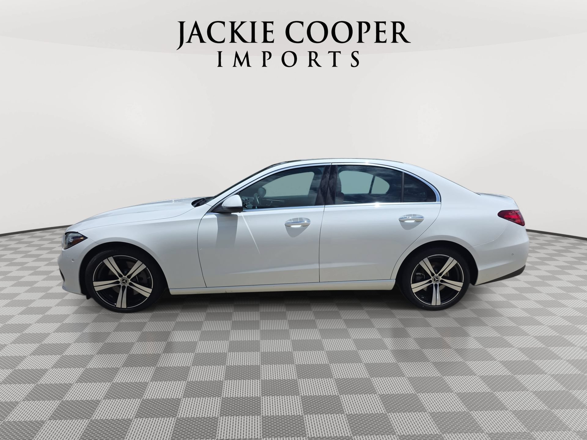 Used 2025 Mercedes-Benz C 300 4MATIC Sedan image 8