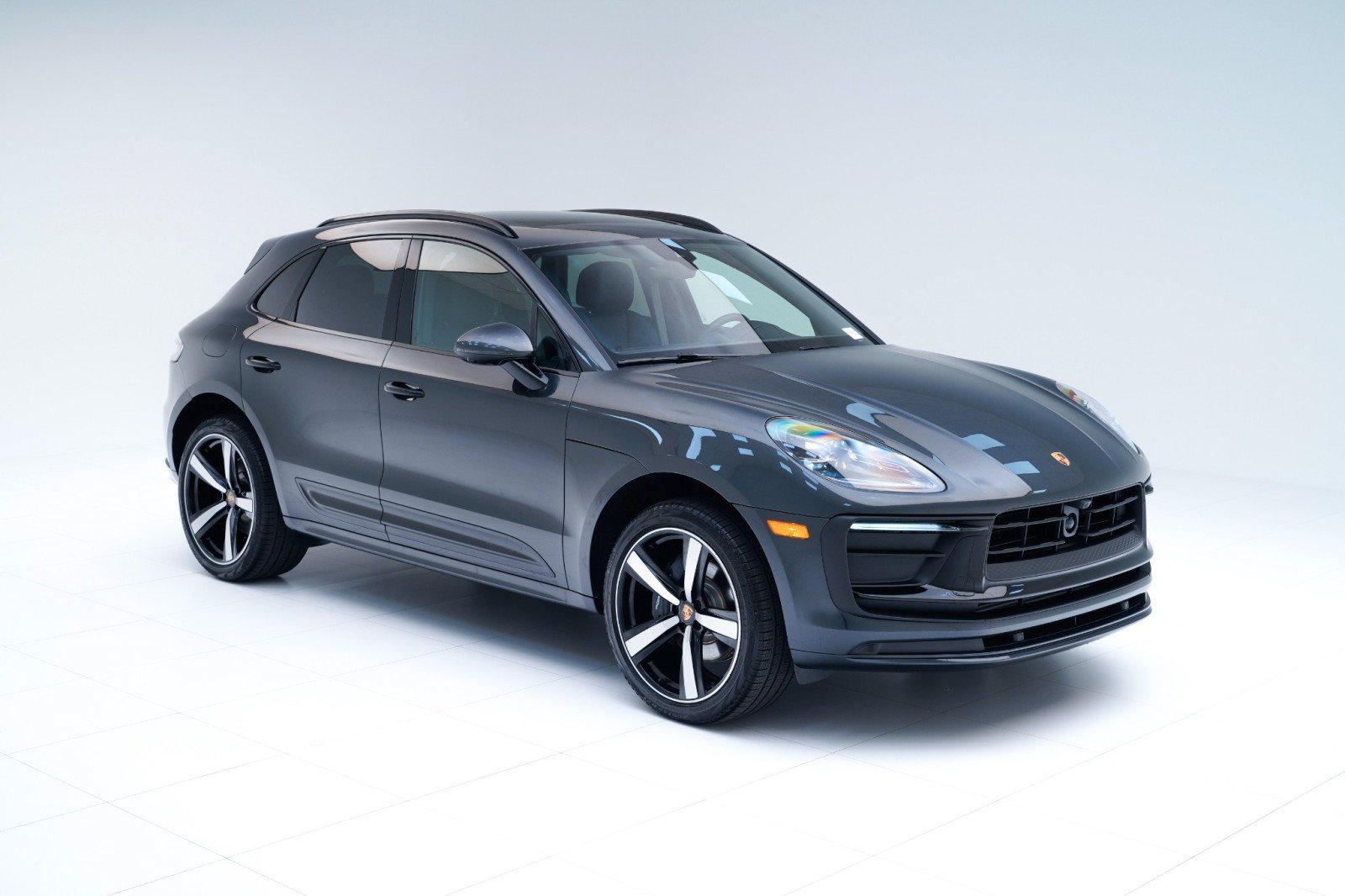 Certified 2026 Porsche Macan Turbo AWD/4WD image 7
