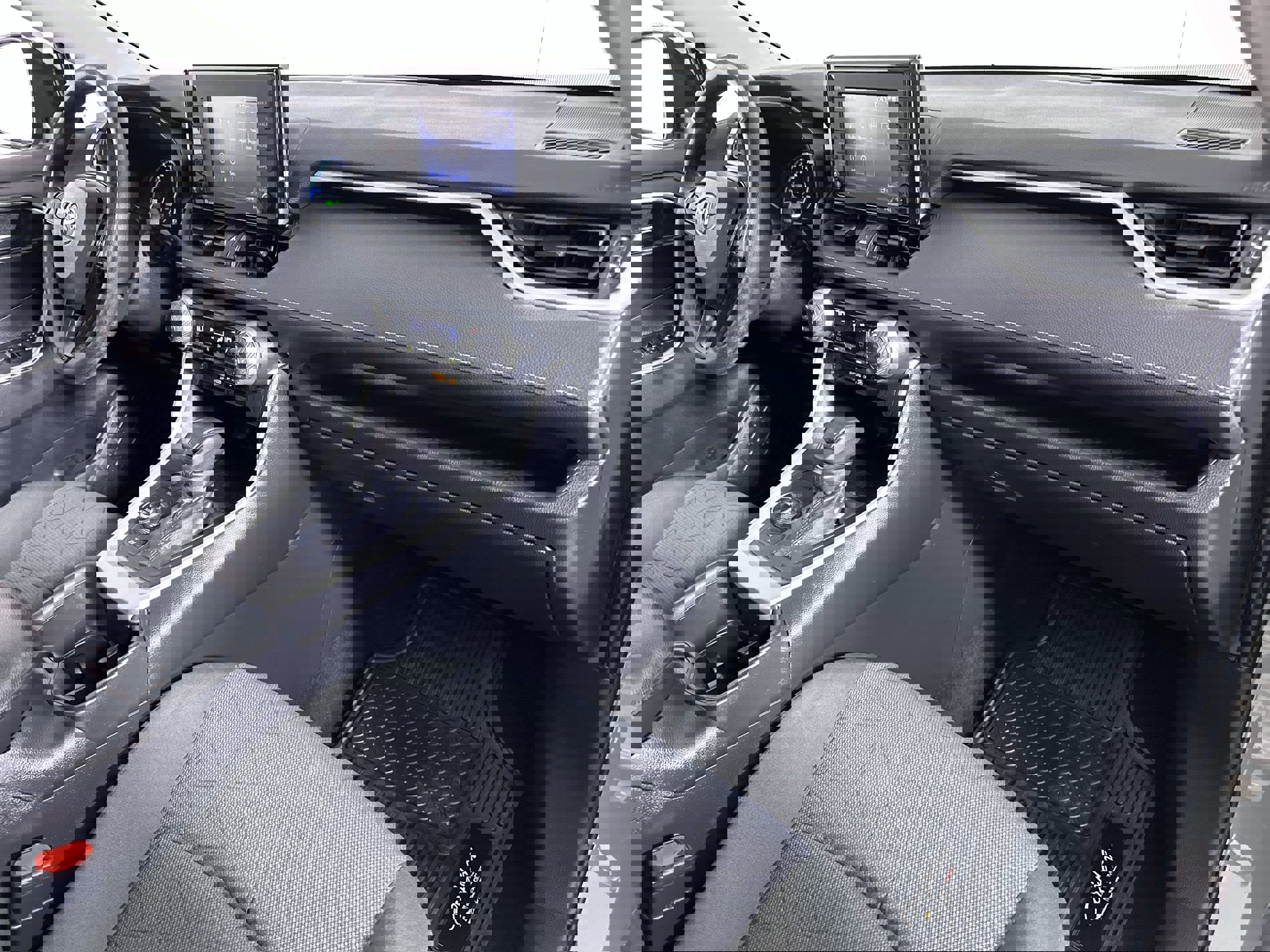 Used 2022 Toyota RAV4 XLE image 66