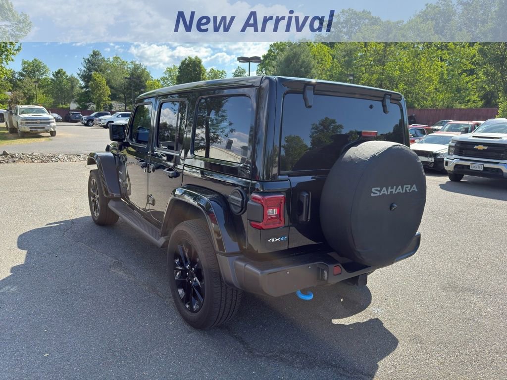 Used 2022 Jeep Wrangler Unlimited Sahara w/ Cold Weather Group image 4