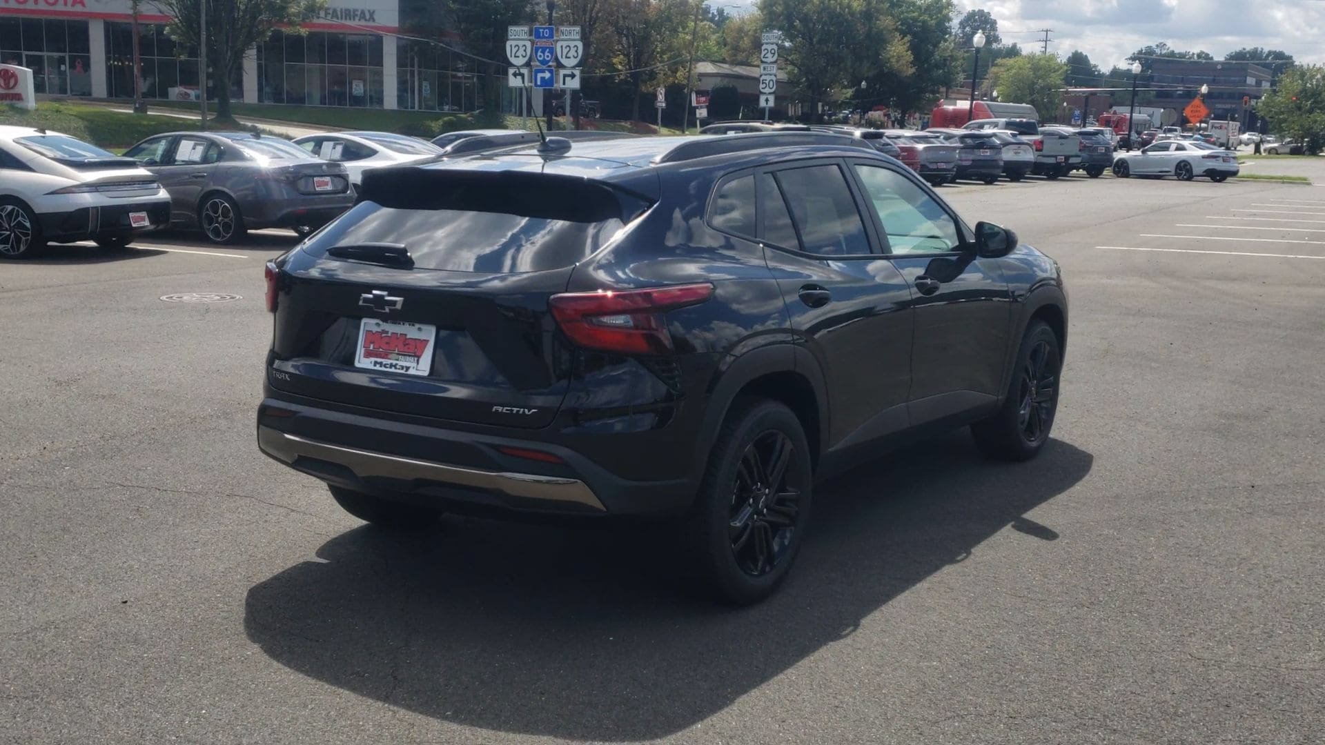New 2026 Chevrolet Trax ACTIV w/ Driver Confidence Package FWD image 32