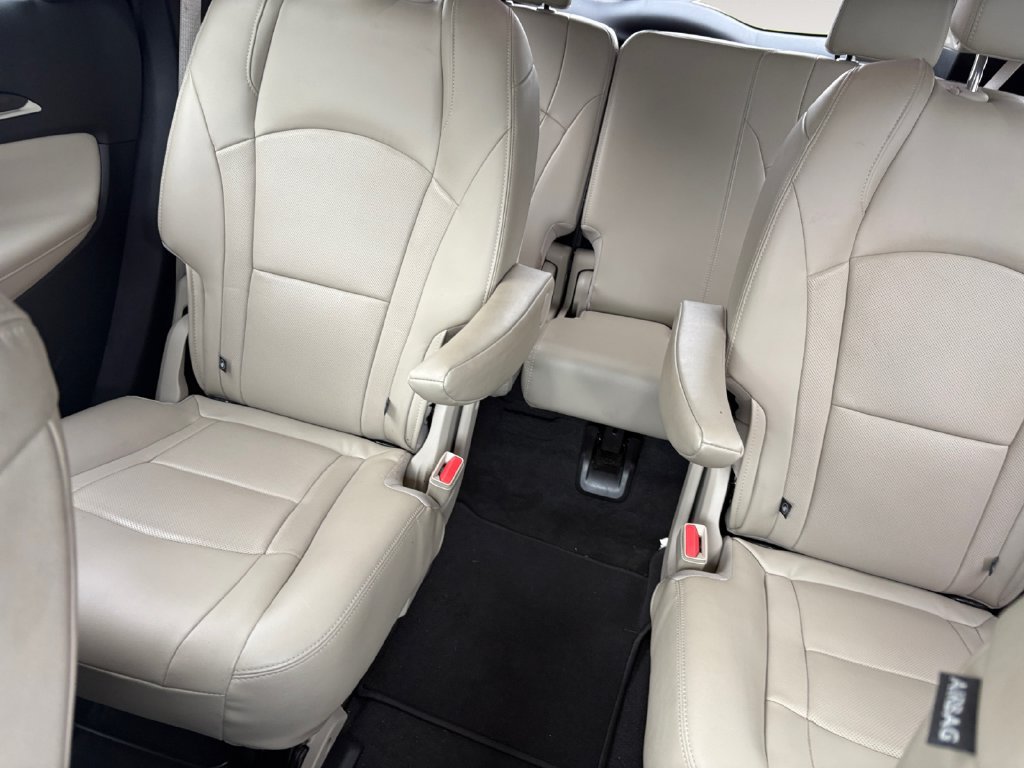 Used 2020 Buick Enclave Premium w/ Sun and Sites Package AWD/4WD image 11