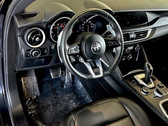 Used 2022 Alfa Romeo Stelvio Sprint image 15