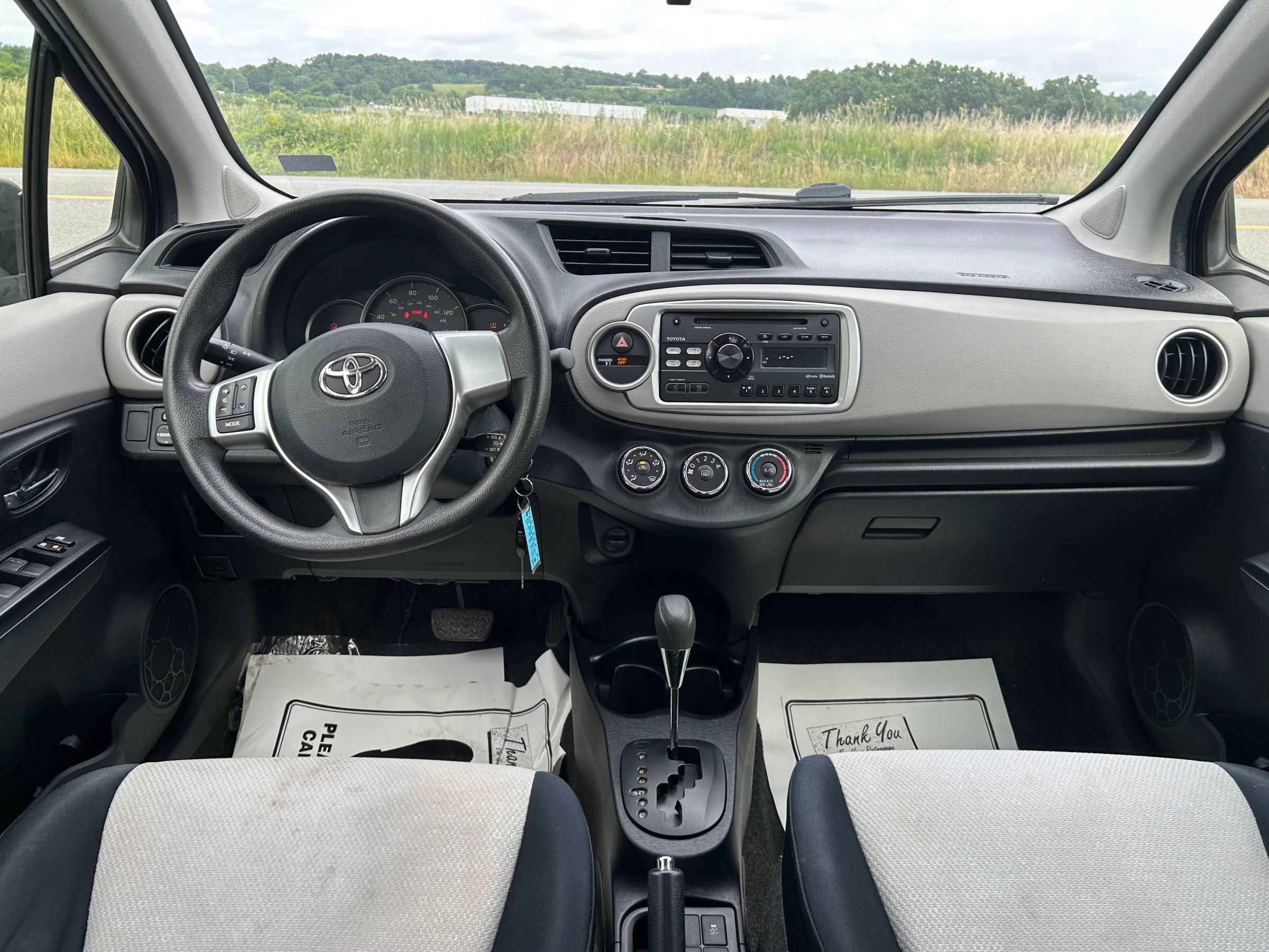 Used 2012 Toyota Yaris LE FWD image 15