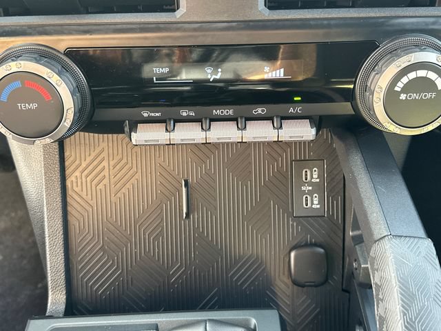 Used 2025 Toyota 4Runner SR5 AWD/4WD image 30