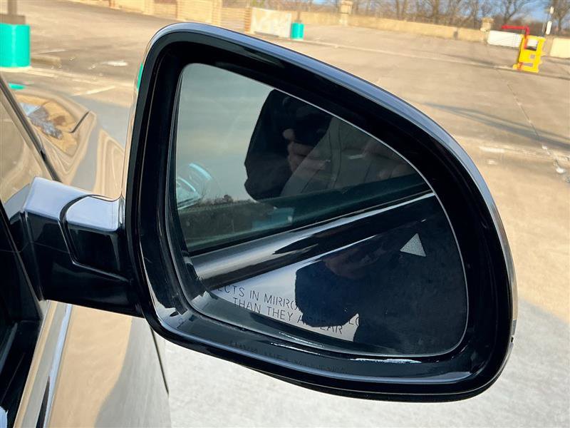 Used 2019 BMW X5 xDrive50i w/ M Sport Package image 18