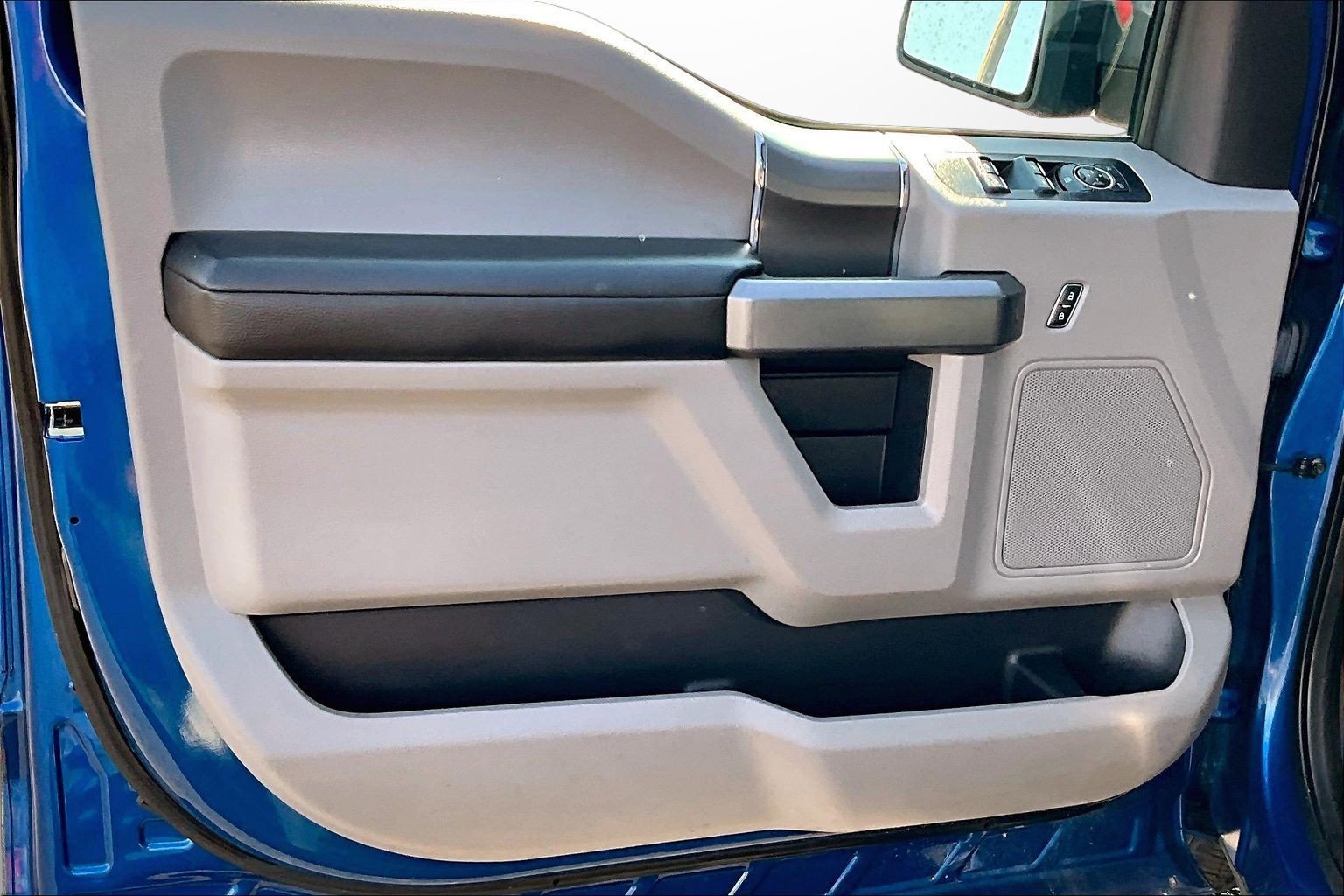 Used 2018 Ford F150 XLT w/ Equipment Group 302A Luxury AWD/4WD image 25