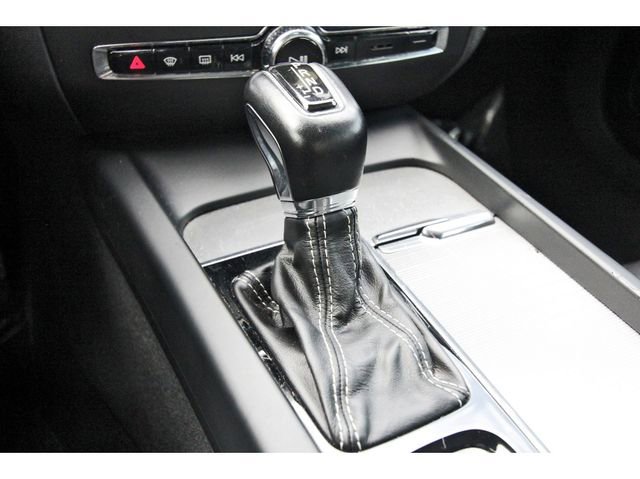 Used 2019 Volvo S60 T5 R-Design image 18