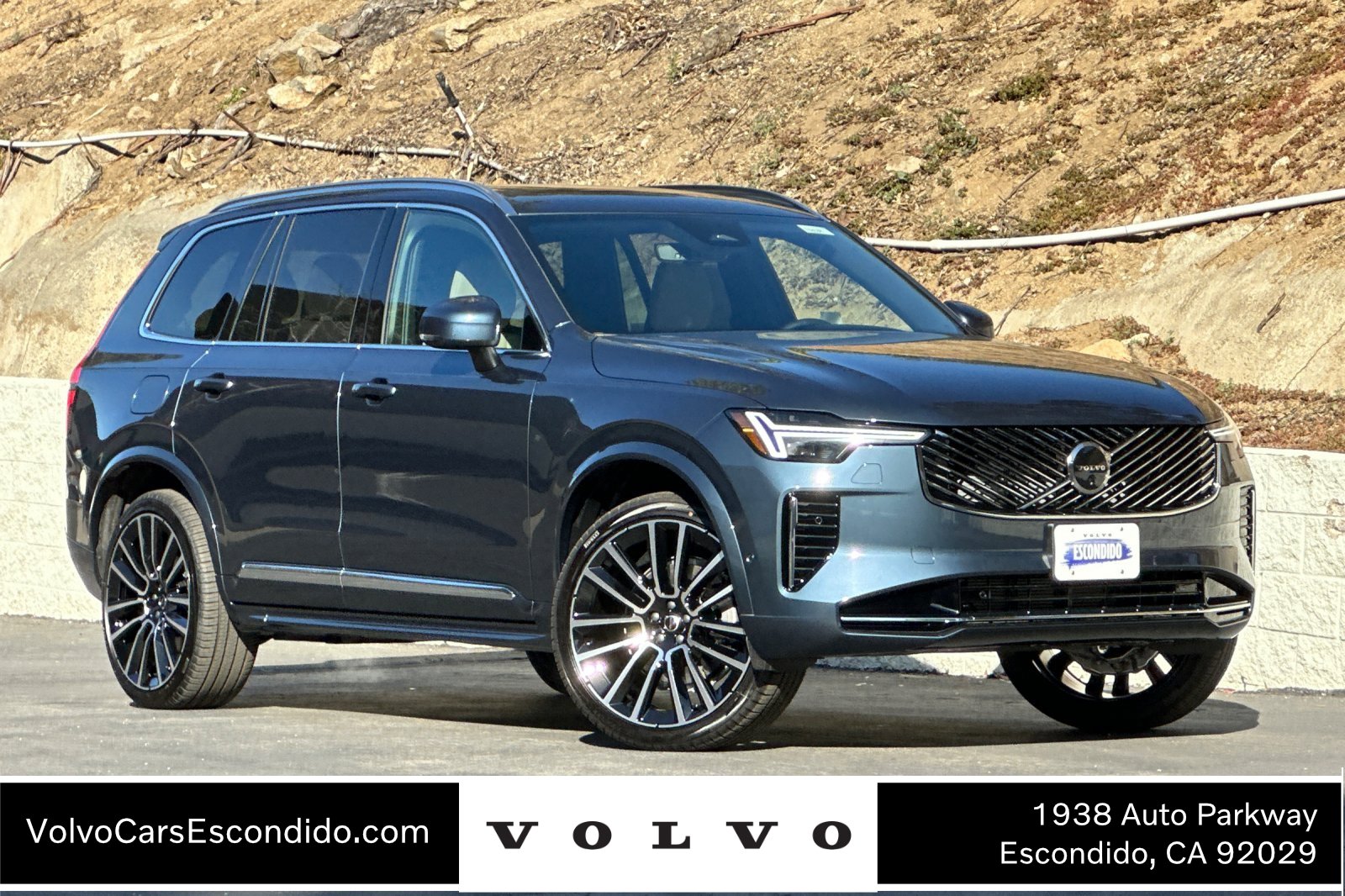 New 2026 Volvo XC90 B5 Plus image 1