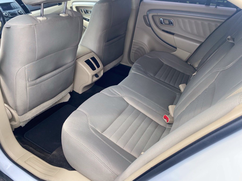 Used 2015 Ford Taurus Limited FWD image 21