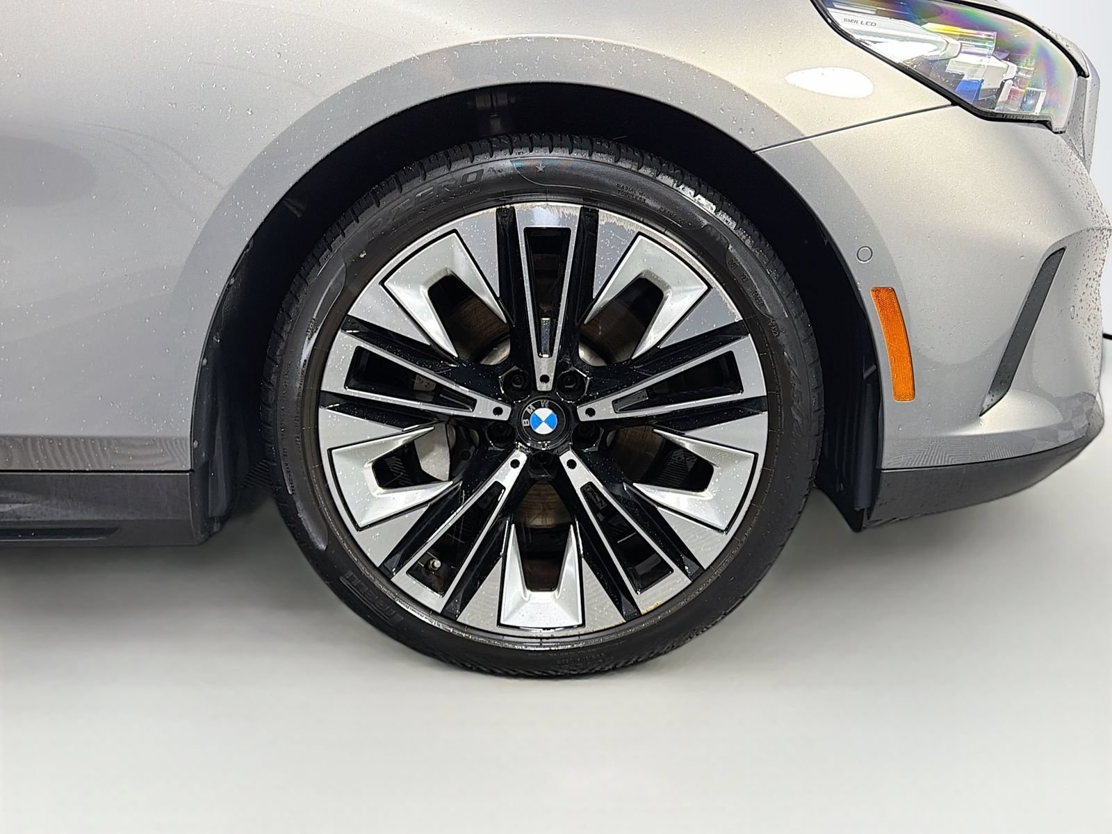Used 2024 BMW 530i xDrive w/ Premium Package AWD/4WD image 35