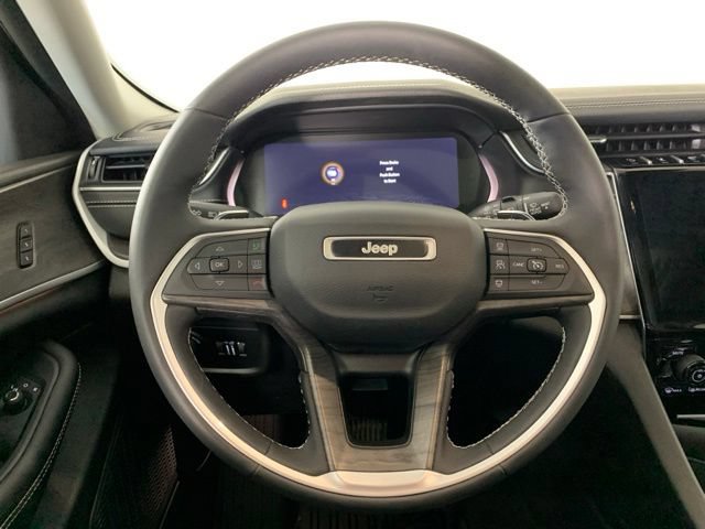Used 2024 Jeep Grand Cherokee Limited w/ Black Appearance Package AWD/4WD image 33