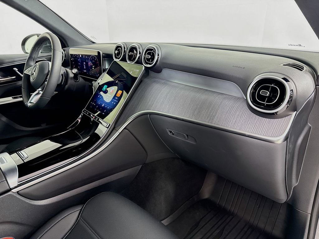 Used 2026 Mercedes-Benz GLC 300 4MATIC image 24