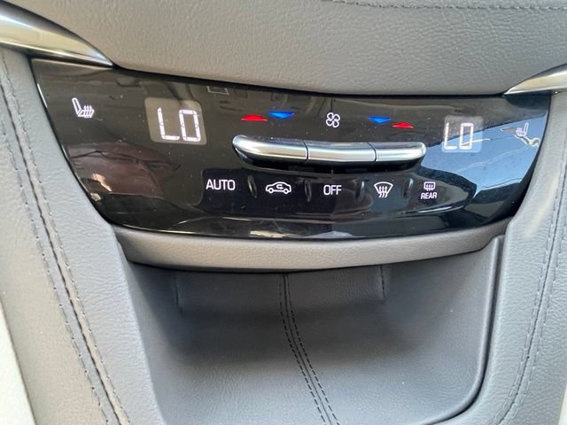 Used 2023 Cadillac XT5 Premium Luxury w/ Technology Package AWD/4WD image 17