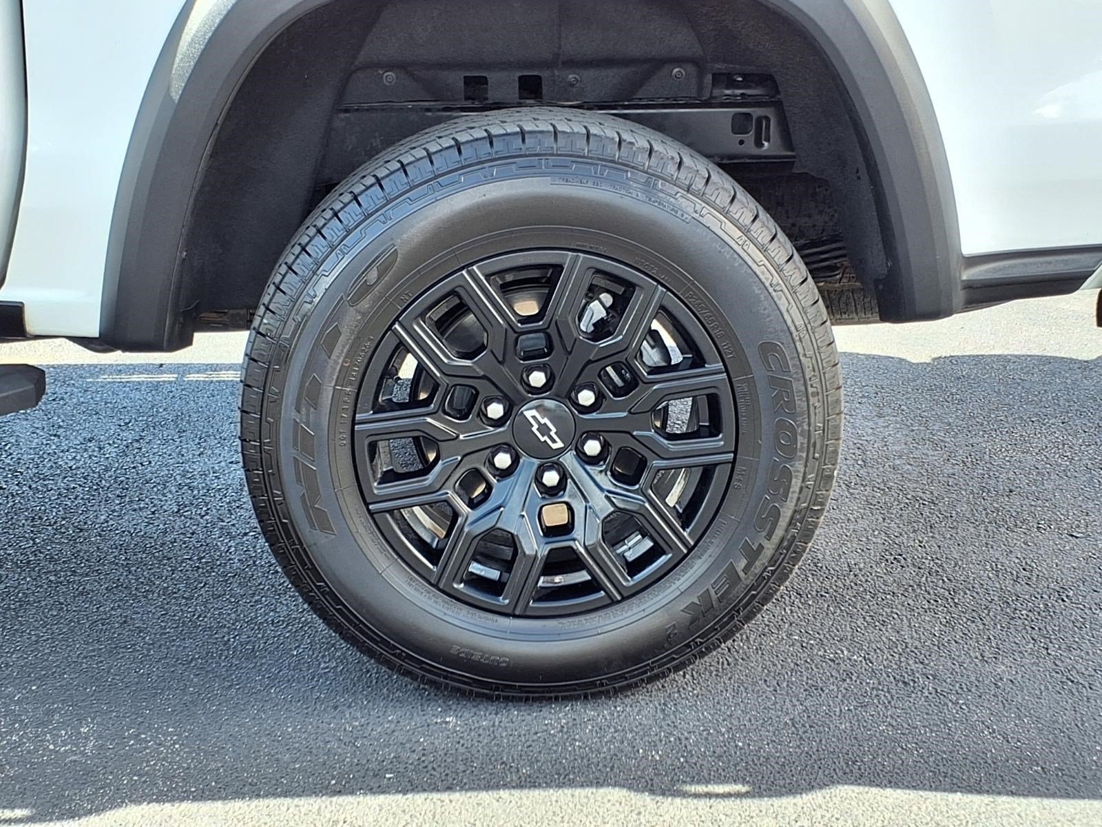 Used 2024 Chevrolet Colorado Trail Boss w/ Advanced Trailering Package AWD/4WD image 10