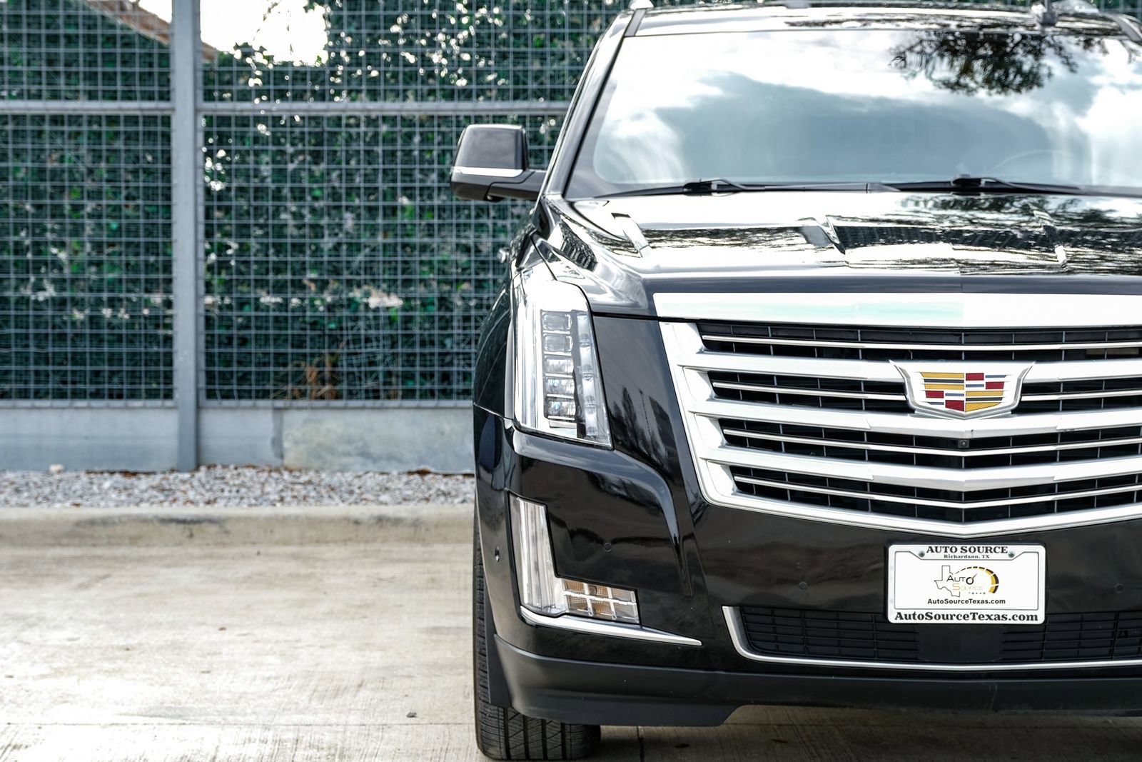Used 2019 Cadillac Escalade ESV Platinum image 41