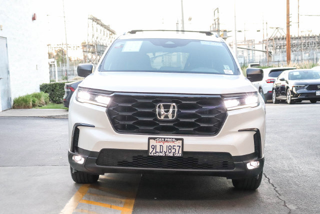 Used 2024 Honda Pilot Sport image 3
