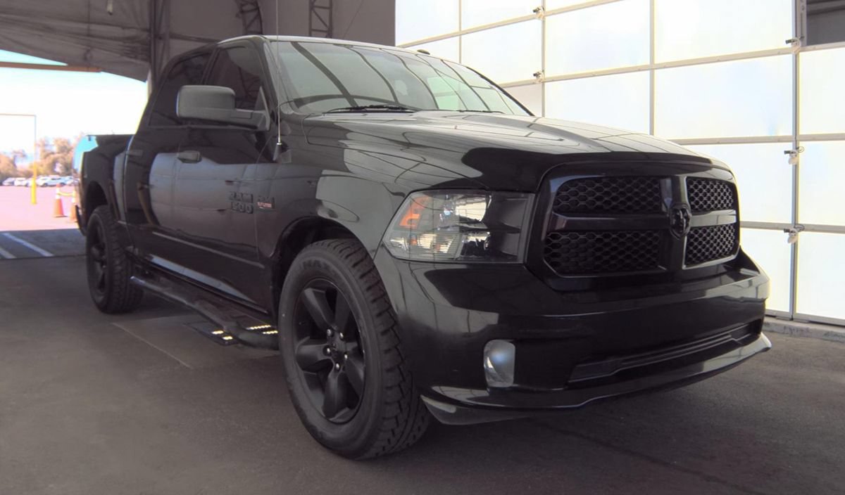 Used 2016 RAM 1500 Express w/ Black Ram 1500 Express Group AWD/4WD image 4