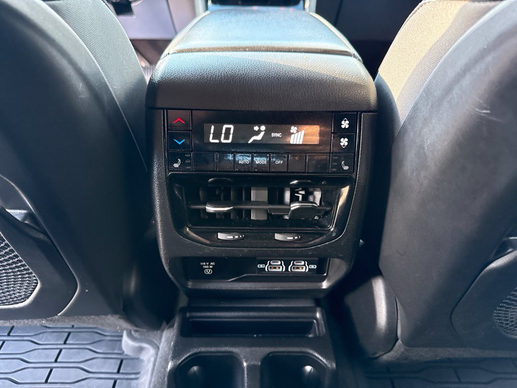 Used 2021 Jeep Grand Cherokee L Limited RWD image 11