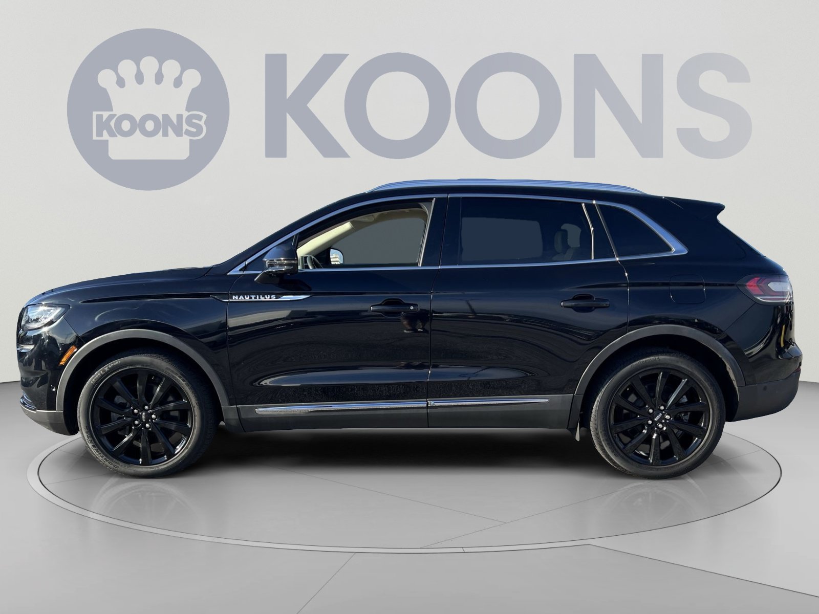 Used 2021 Lincoln Nautilus Reserve AWD/4WD image 2