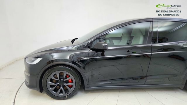Used 2024 Tesla Model X Plaid image 4