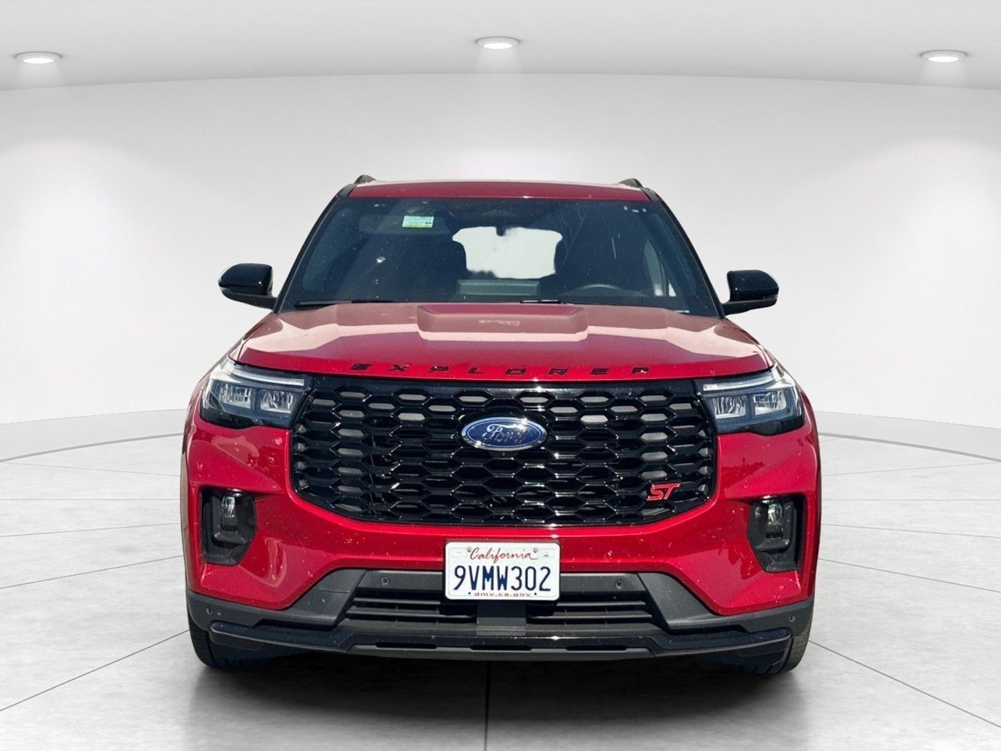 Used 2025 Ford Explorer ST RWD image 3