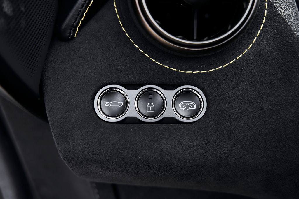 Used 2021 McLaren 720S Luxury RWD image 46