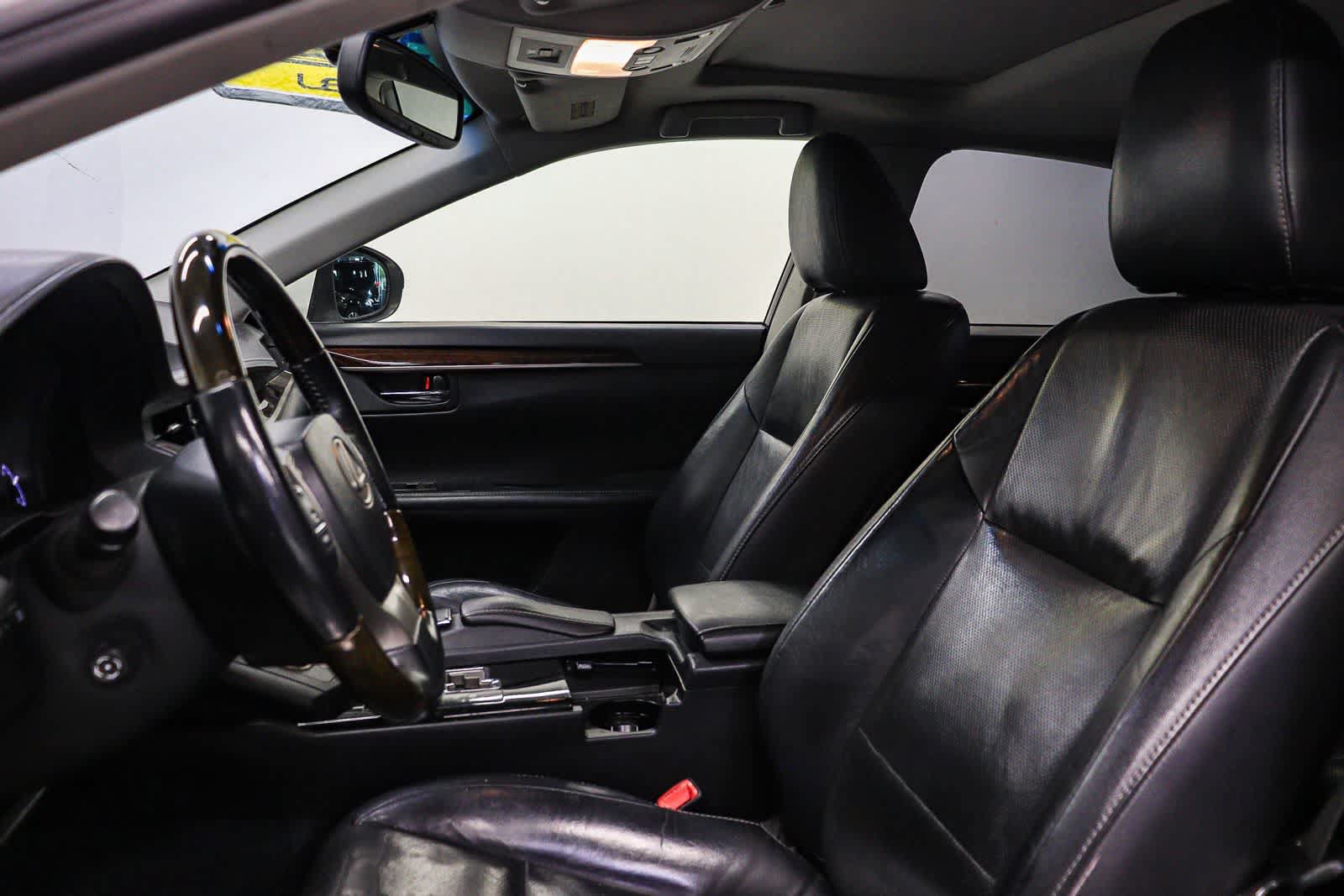 Used 2014 Lexus ES 350 w/ Luxury Package FWD image 18