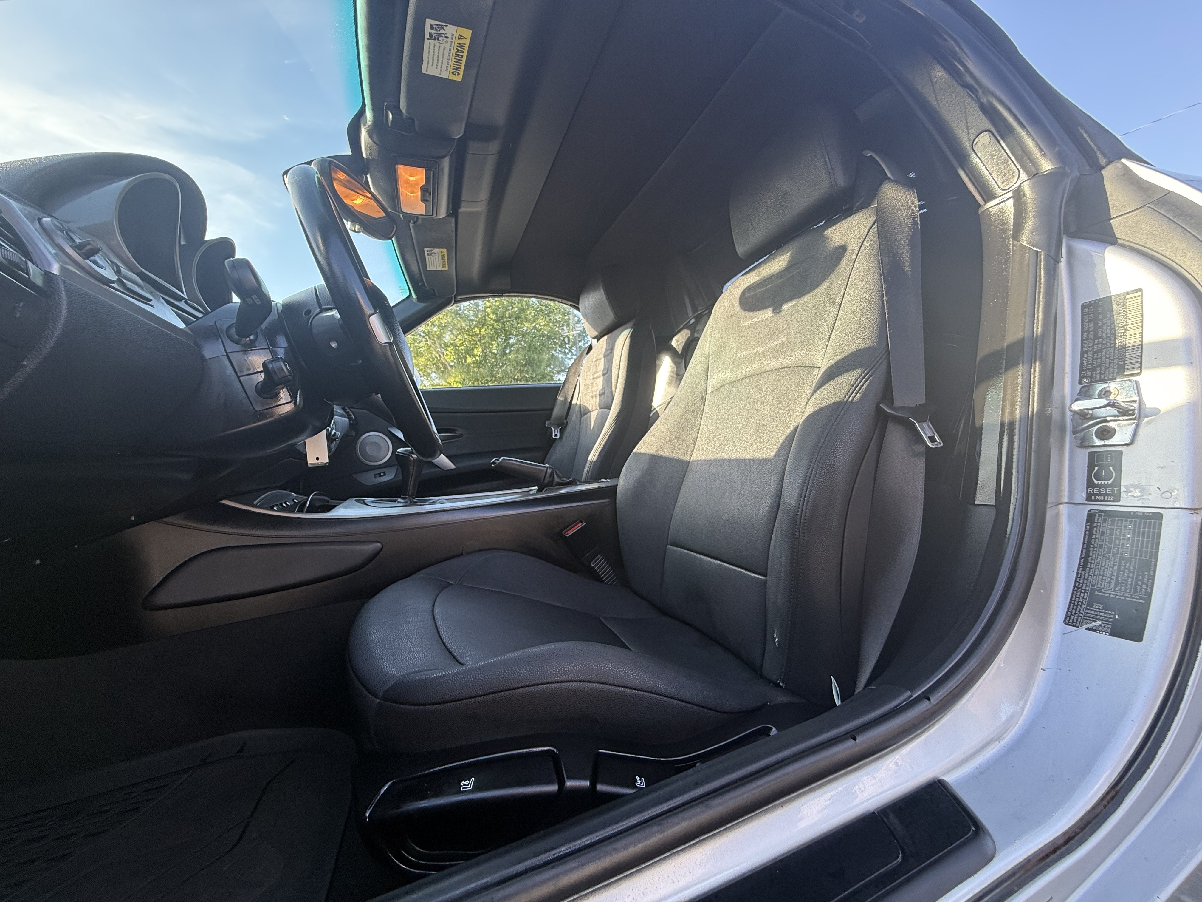 Used 2004 BMW Z4 2.5i RWD image 22