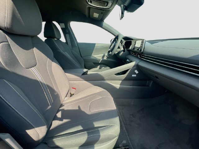 New 2026 Hyundai Elantra Hybrid FWD image 25