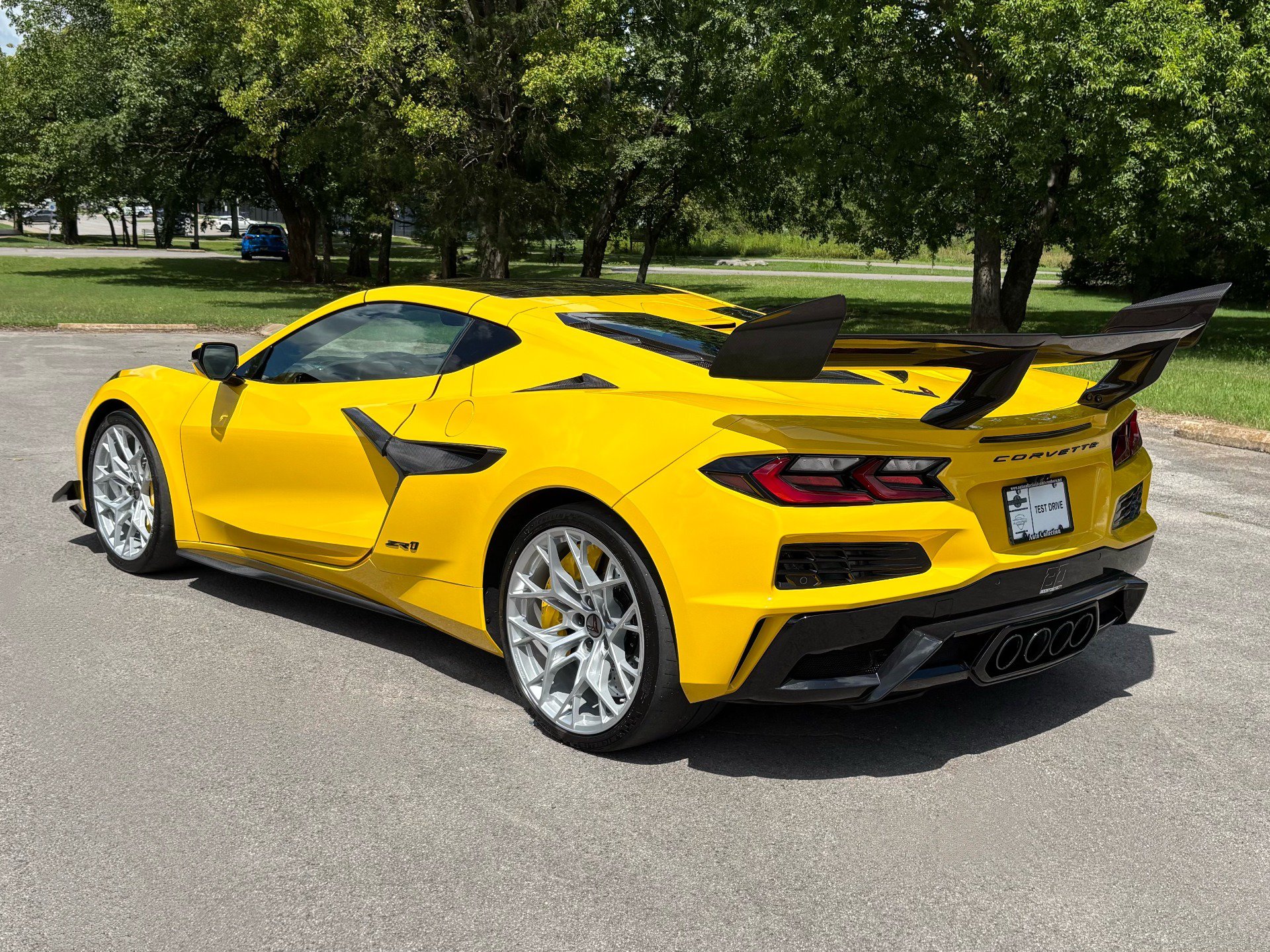 Used 2026 Chevrolet Corvette ZR1 w/ ZR1 Carbon Fiber Aero Package RWD image 4