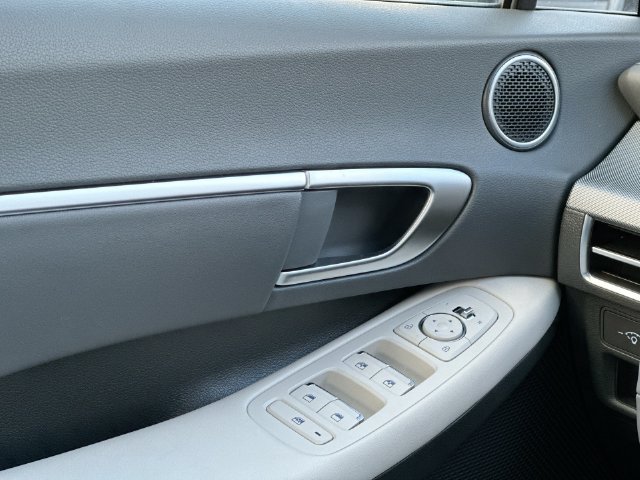 New 2026 Hyundai Sonata SEL FWD image 24