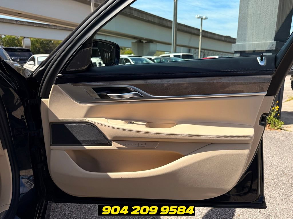 Used 2020 BMW 740i w/ Luxury Rear Seating Package RWD image 34