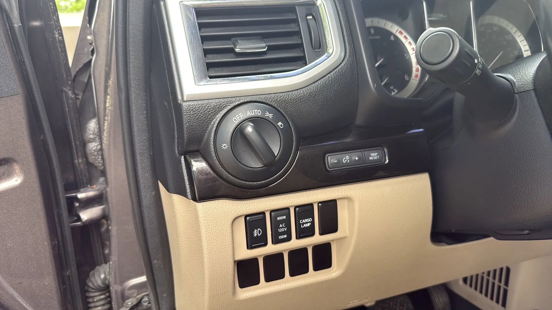 Used 2016 Nissan Titan SV RWD image 30