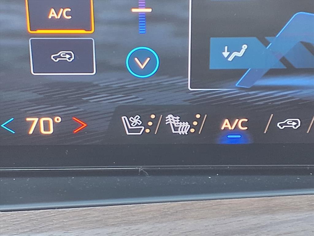 New 2026 Chevrolet Suburban High Country image 17