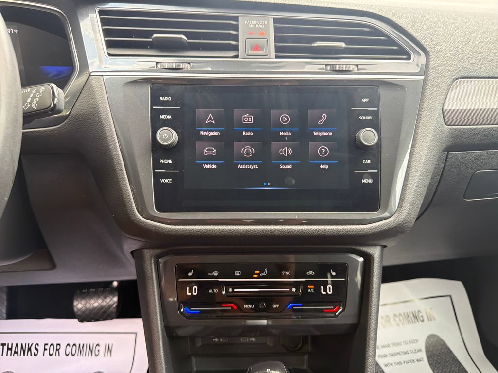 Used 2023 Volkswagen Tiguan SE w/ Panoramic Sunroof Package FWD image 37