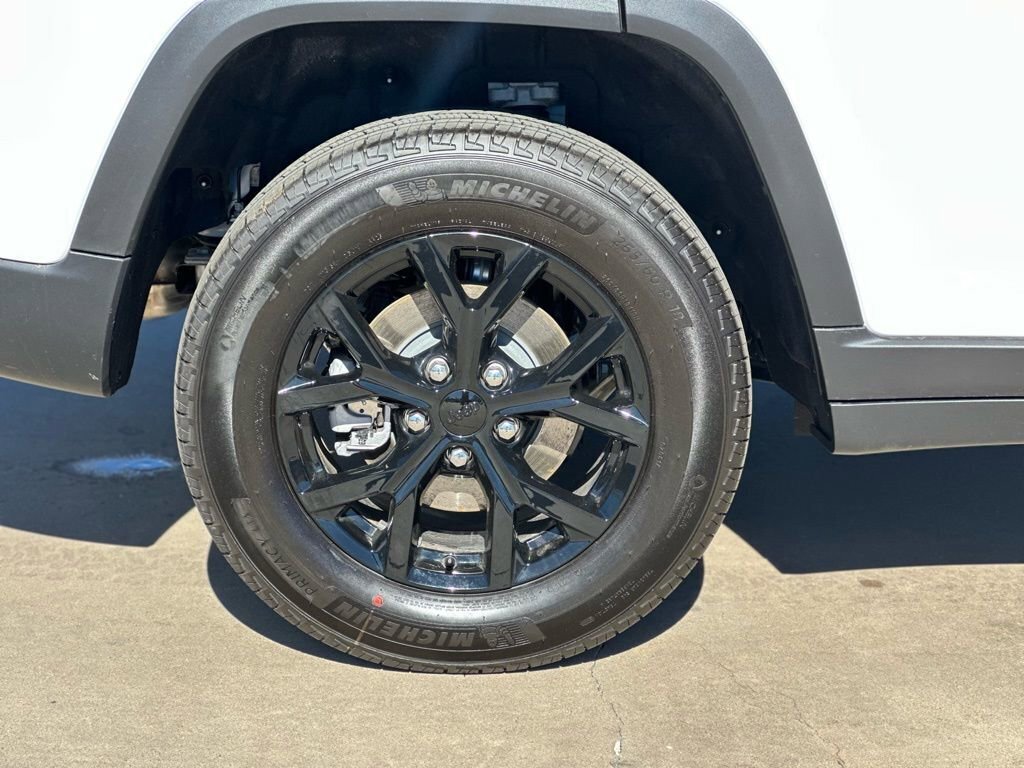 New 2026 Jeep Grand Cherokee Altitude image 32