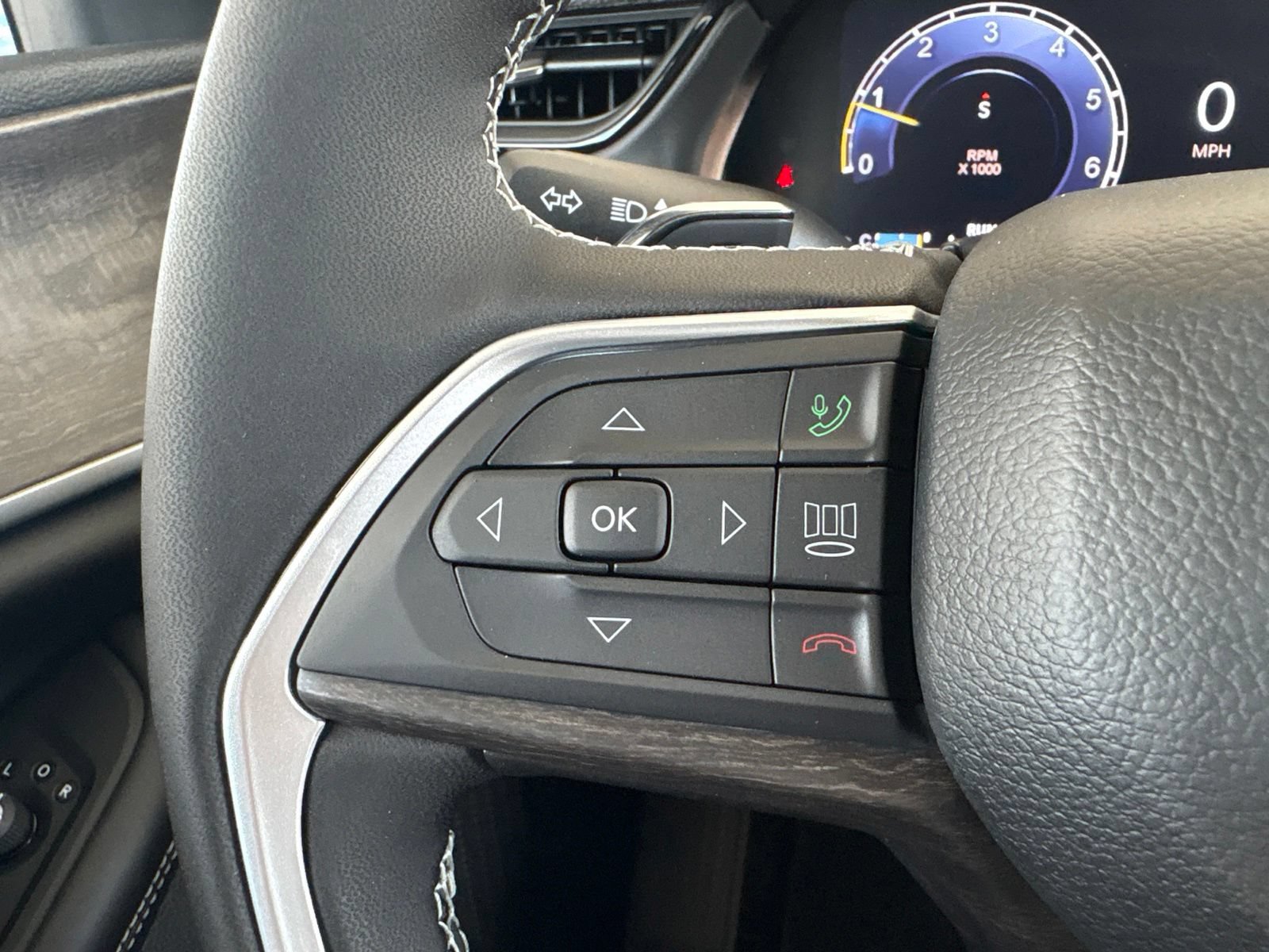 New 2027 Jeep Grand Cherokee Altitude AWD/4WD image 26