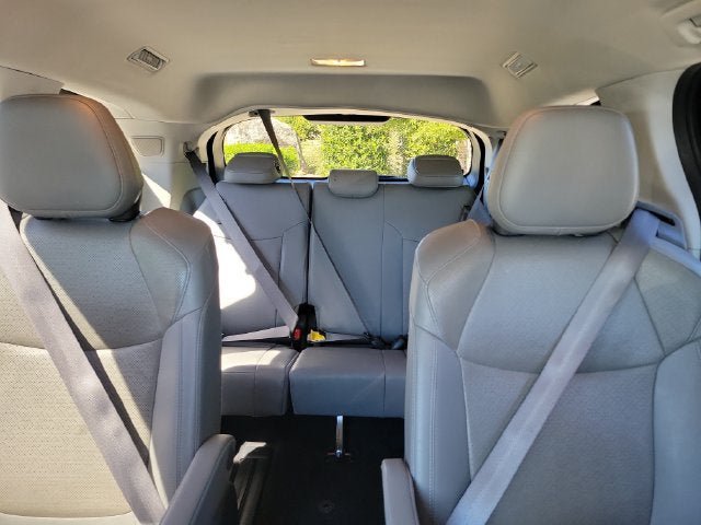 Used 2023 Toyota Sienna Limited FWD image 19