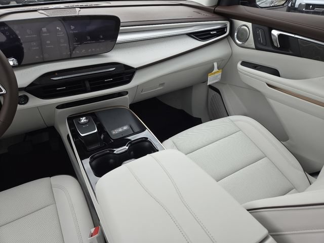 New 2026 Buick Enclave Avenir w/ Super Cruise Package AWD/4WD image 35