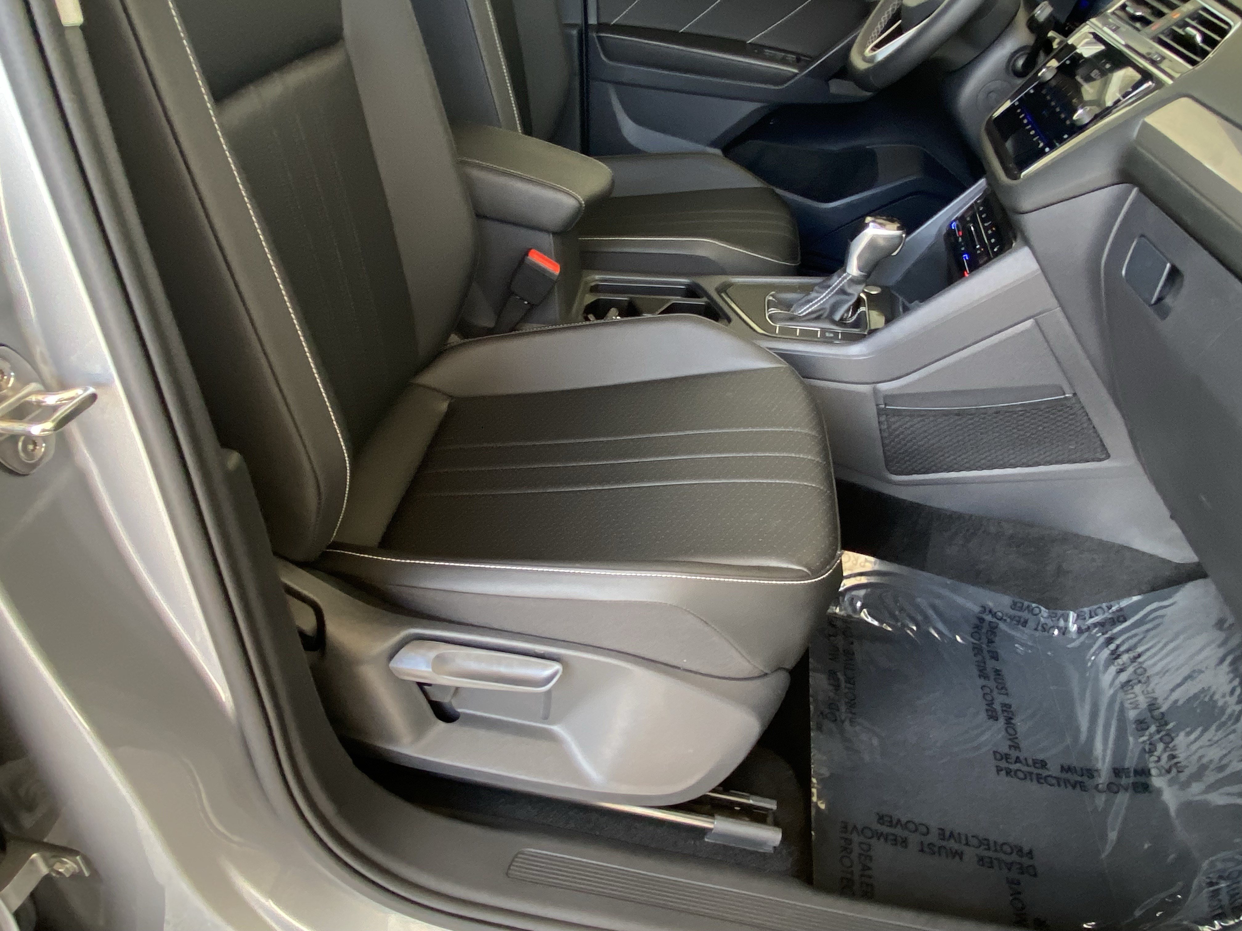 Certified 2023 Volkswagen Tiguan SE FWD image 40