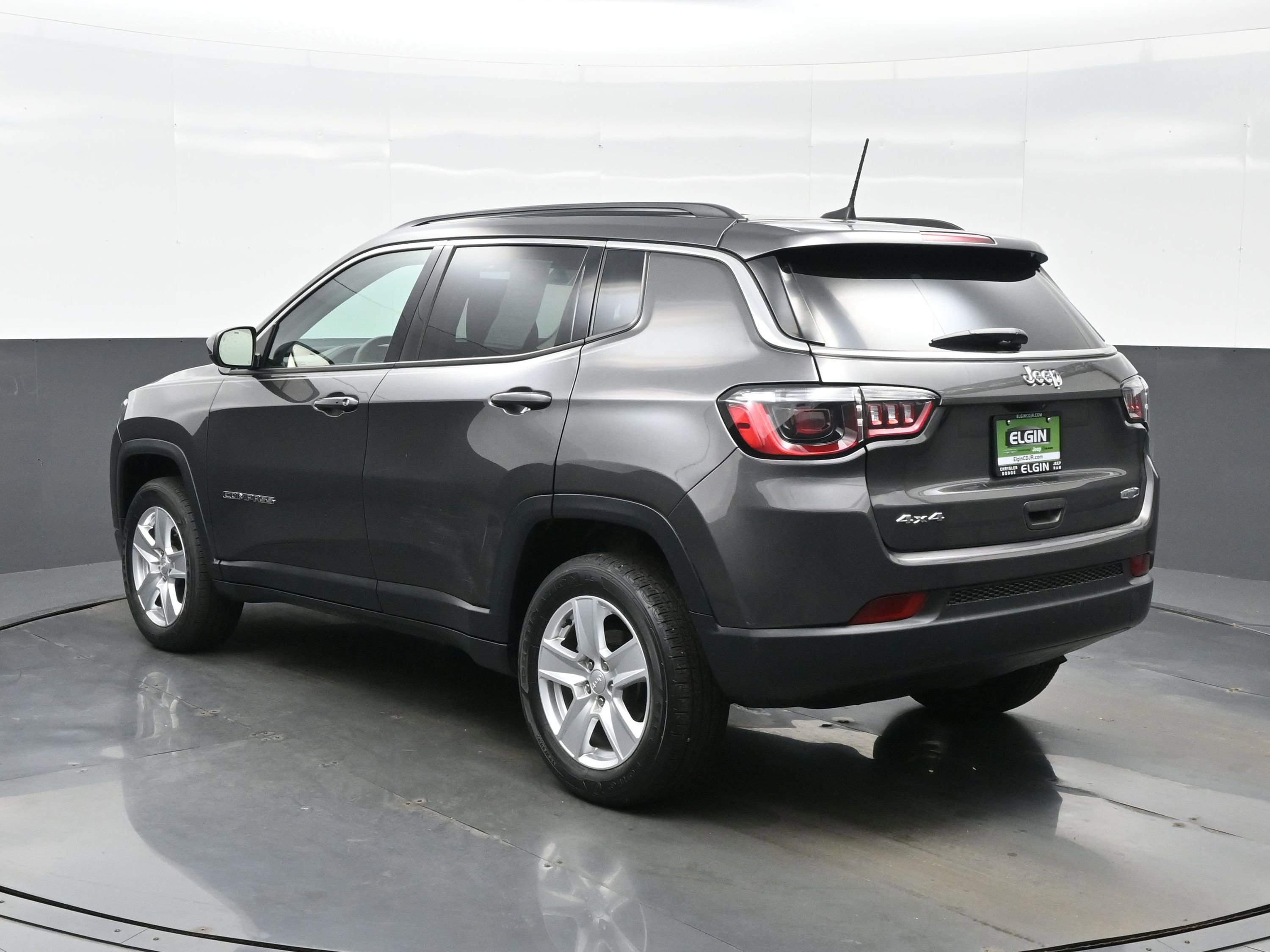 Used 2022 Jeep Compass Latitude image 4