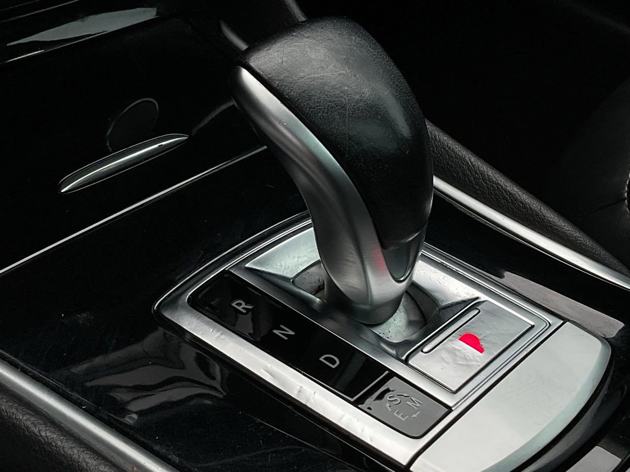 Used 2018 INFINITI QX30 image 37