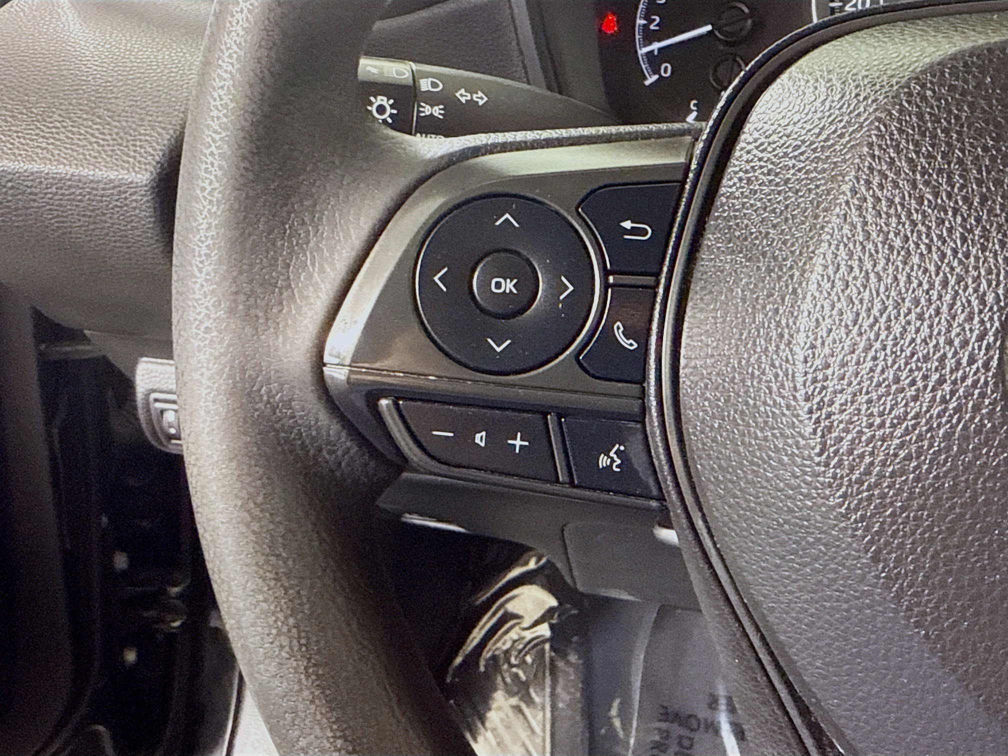 Used 2022 Toyota Corolla LE image 14