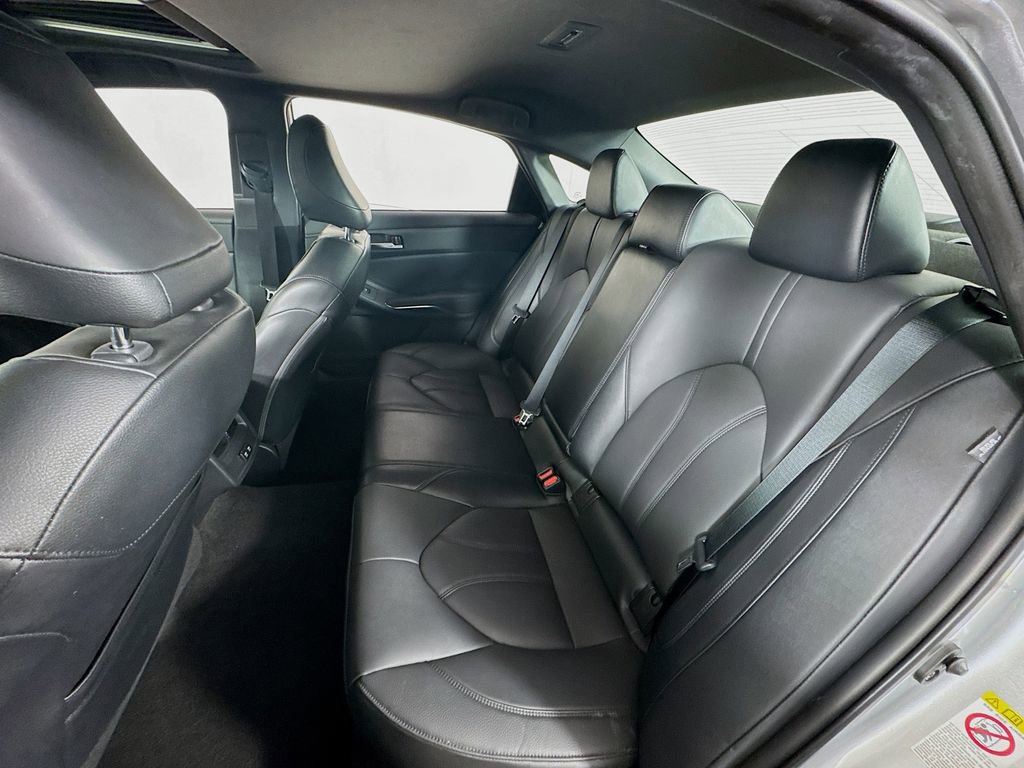 Certified 2019 Toyota Avalon XLE w/ Moonroof Package image 18