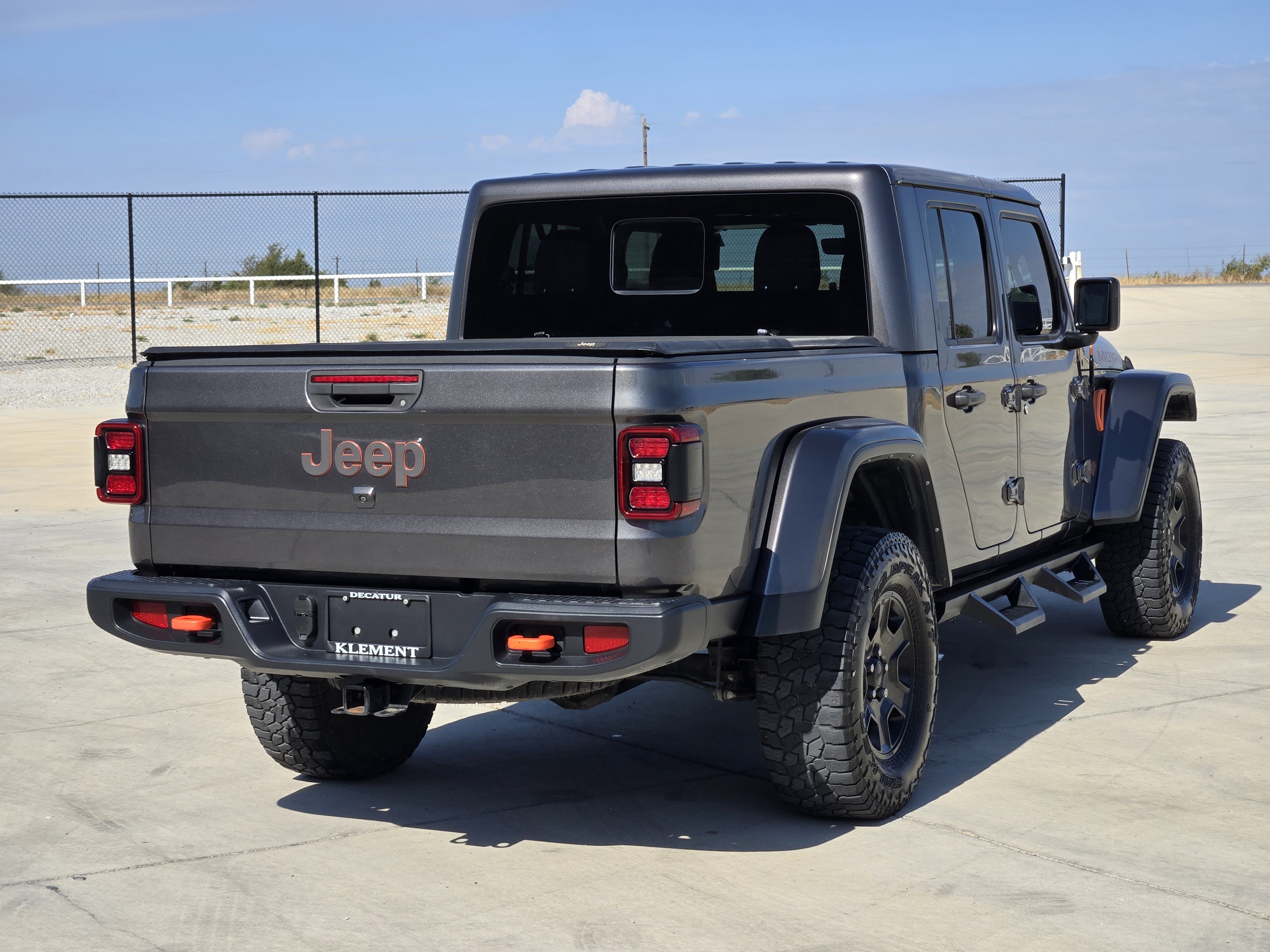 Used 2023 Jeep Gladiator Mojave w/ LED Lighting Group AWD/4WD image 8