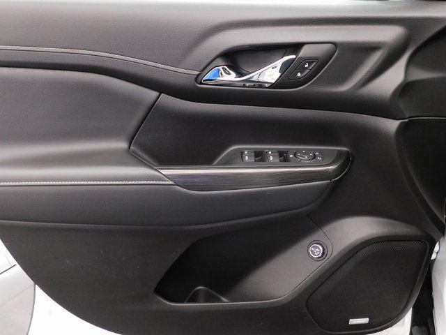 Used 2023 GMC Acadia SLT image 32